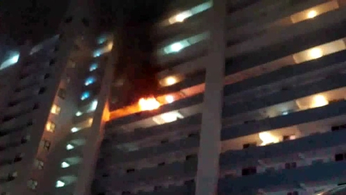 서울 노원구 하계동의 한 아파트에서 18일 오전 발생한 화재로 인해 1명이 숨지는 사고가 발생했다. 연합뉴스