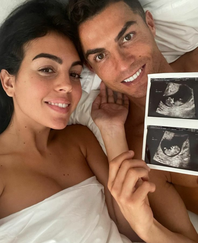 지난해 쌍둥이 임신 소식을 알렸던 조지나 로드리게스(왼쪽)와 크리스티아누 호날두. 출처=조지나 트위터