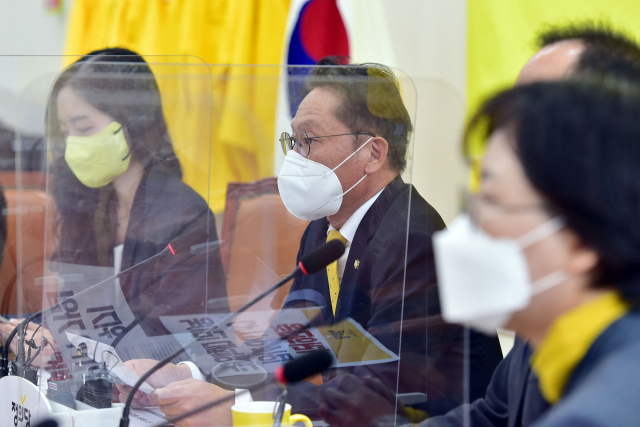 배진교 정의당 원내대표가 지난 21일 국회에서 열린 당 대표단회의에서 발언하고 있다. / 성형주 기자