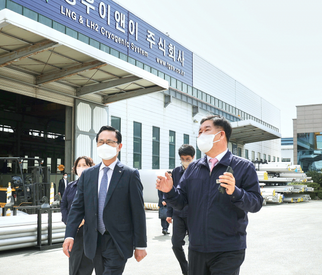 중기 현장방문 나선 권남주 캠코 사장 '자산매입 후 임대 지원 개선점 청취'