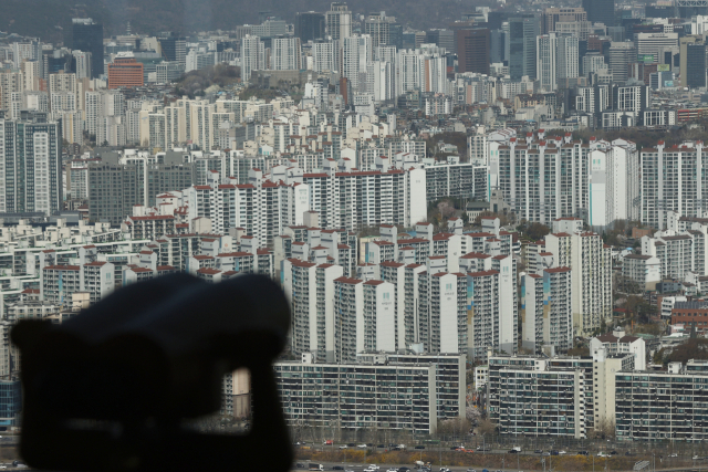 서울 63스퀘어에서 바라본 시내 아파트 모습./연합뉴스