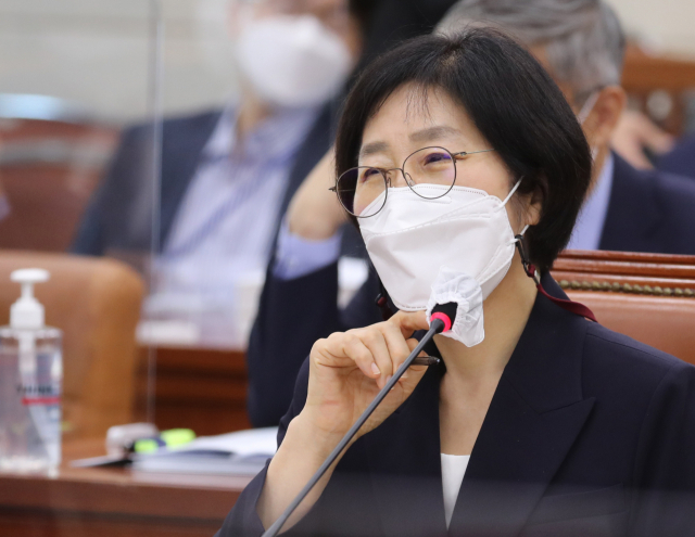 한화진 환경부 장관 후보자가 2일 국회에서 열린 인사청문회에서 의원 질의에 답변하고 있다. 연합뉴스