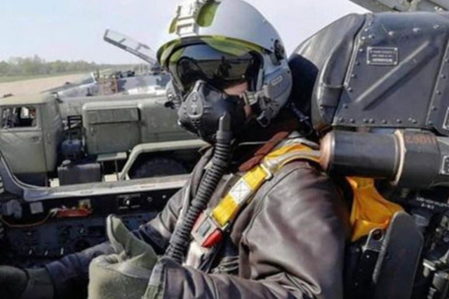 우크라이나 전쟁에서 러시아 전투기를 대거 격추해 '키이우의 유령'으로 불리던 우크라이나군 파일럿 스테판 타라발카(29) 소령이 지난 3월 전사한 것으로 알려졌다. 트위터 캡처