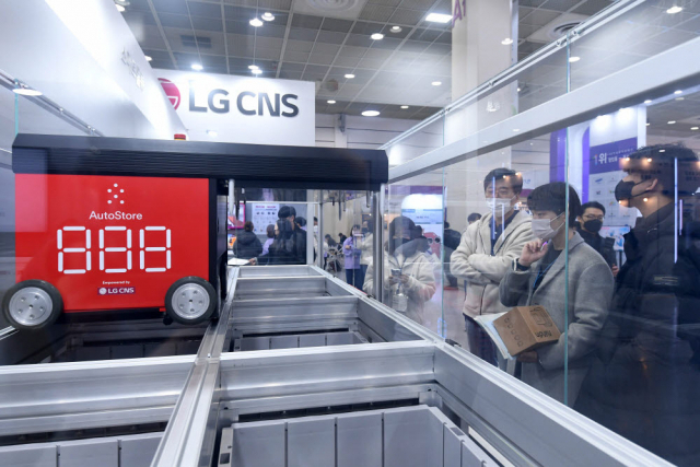 LG CNS가 개발한 창고 자동화 로봇 ‘오토스토어’의 모습. 사진 제공=LGCNS