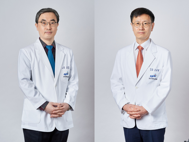 이왕수(왼쪽) 교수와 김재택 교수. 사진 제공=중앙대병원
