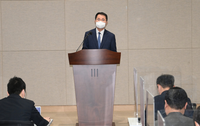 여운국 고위공직자범죄수사처(공수처) 차장이 4일 공수처 브리핑실에서 열린 고발 사주 의혹 수사 결과 브리핑을 진행하고 있다. 공동취재