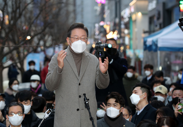 安-李 출격에 보궐선거 '후끈'…이재명, 검색량 尹 2배 [데이터로 본 정치민심]