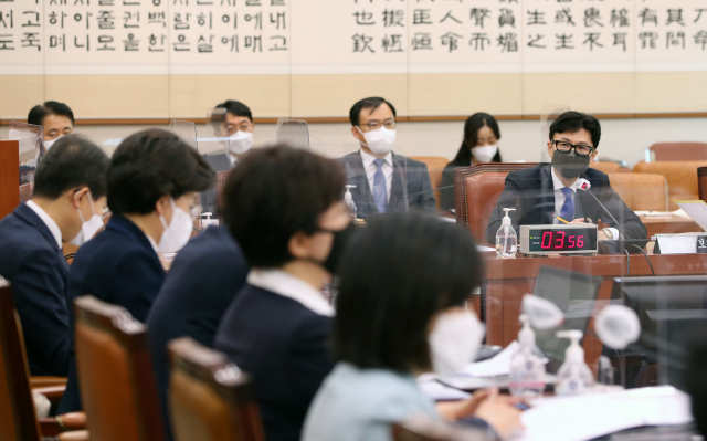 한동훈 법무부 장관 후보자가 9일 서울 여의도 국회에서 열린 인사청문회에서 의원들의 질의에 답하고 있다./성형주 기자