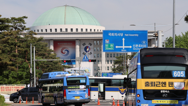 10일 국회의사당 주변은 윤석열 대통령 취임식으로 교통을 통제했다. 연합뉴스