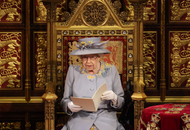 지난해 5월 11일(현지 시간) 엘리자베스 2세 영국 여왕이 의회 여왕 연설을 하고 있다.AFP연합뉴스