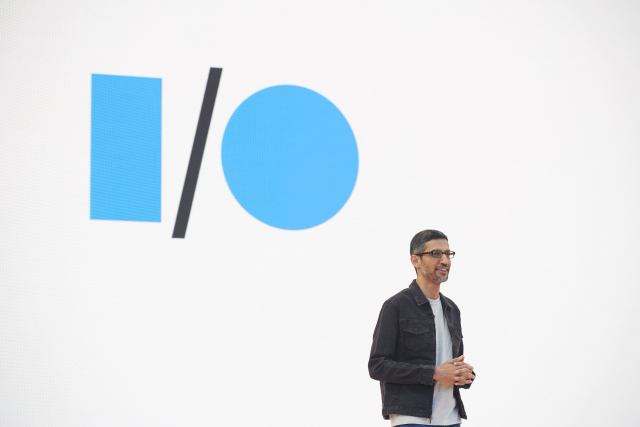 11일(현지 시간) 미국 캘리포니아 마운틴뷰 구글 캠퍼스에서 열린 구글 연례 개발자 회의(I/O)에서 순다르 피차이 구글 CEO가 구글의 신제품을 발표하고 있다. /사진 제공=구글