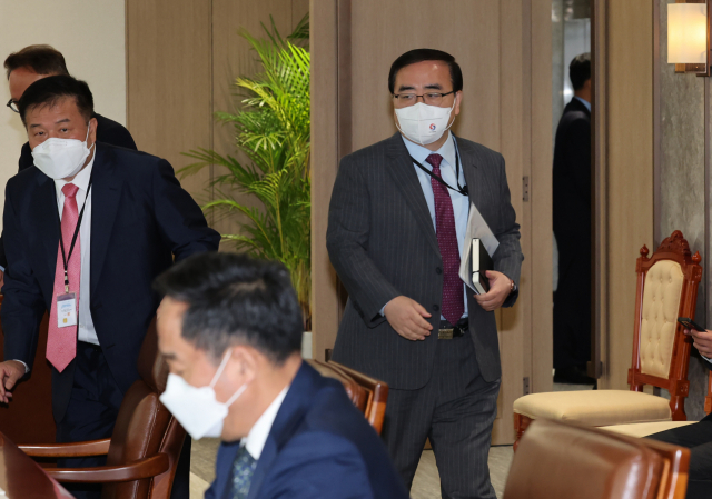 김성한 국가안보실장이 11일 오전 용산 대통령실 청사에서 열린 수석비서관회의에 참석하고 있다. 연합뉴스