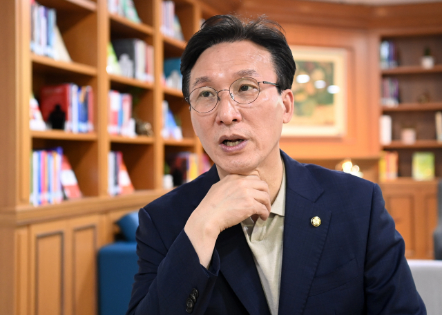 김민석 “尹정부, 이재명에 예의를…근거없는 음해 안돼”