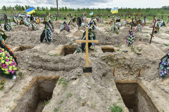 15일(현지시간) 우크라이나 부차 지역의 공동묘지 모습. EPA연합뉴스
