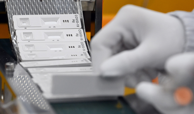 자가검사 '약진' PCR '주춤'…판도 바뀐 진단업계