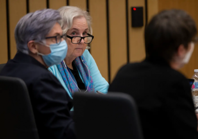 ‘남편을 죽이는 방법’의 저자로 실제 남편을 죽인 혐의로 재판을 받고 있는 낸시 크램튼 브로피(71). AP연합뉴스