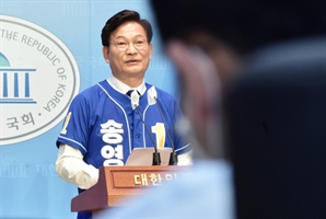 김성환 “與권 민영화 움직임 막을 것” vs 신인규 “민영화 계획 없다, 악의적 선동”