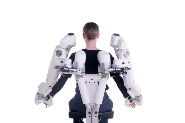 미국 하모닉 바이오닉스의 상체 부위의 재활 등을 돕는 로봇 ‘하모니 에스에치알’. 사진 제공=큐렉소