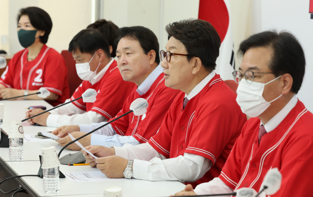 권성동 국민의힘 원내대표가 31일 국회에서 열린 원내대책회의에서 발언하고 있다. 권욱 기자