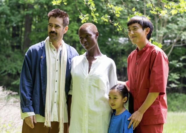 영화 ‘애프터 양’ 속 주인공 가족들의 구성은 다양한 정체성을 가진 인간의 공존을 상징한다. 사진 제공=왓챠·영화특별시SMC