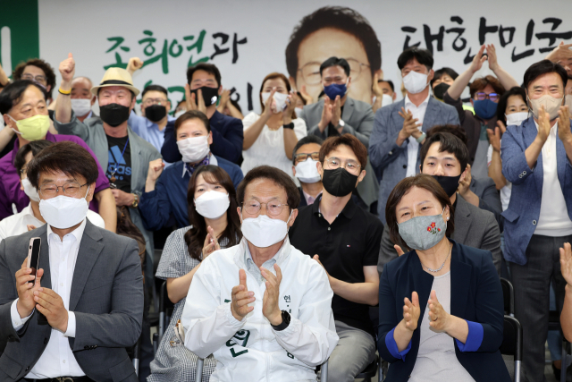 [교육감 선거] 출구조사서 진보·보수 각 7곳 우위, 3곳은 경합…보수 약진에 진보 교육감 시대 '퇴조'