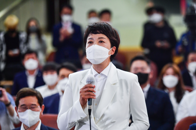 김은혜 국민의힘 경기도지사 후보가 2일 오전 경기도 수원시 장안구 선거사무소에서 패배를 인정하고 있다. 경기사진공동취재단