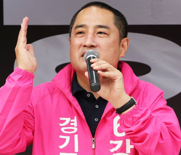 이준석 '성상납 의혹 떳떳'…강용석 '경찰 수사에나 응하길'