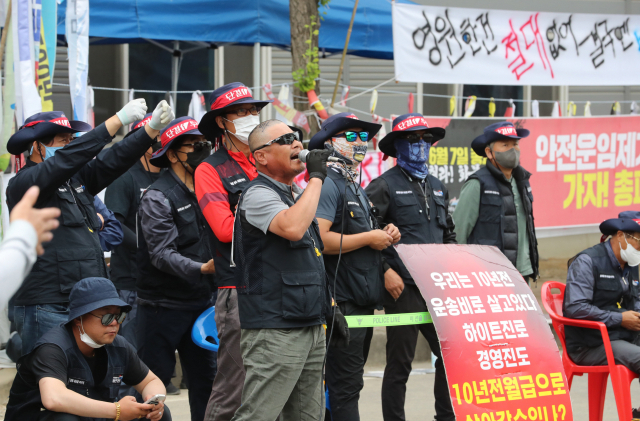 [View&Insight] 반복되는 화물연대 총파업…택배 파업의 데자뷔