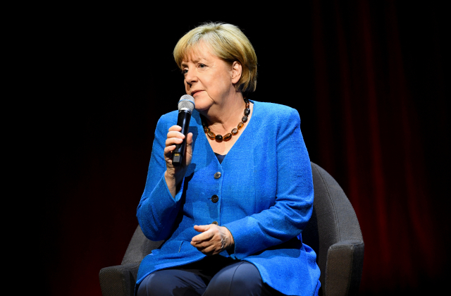 앙겔라 메르켈 전 독일총리가 7일(현지 시간) 베를린에서 열린 대담에서 발언하고 있다.로이터연합뉴스