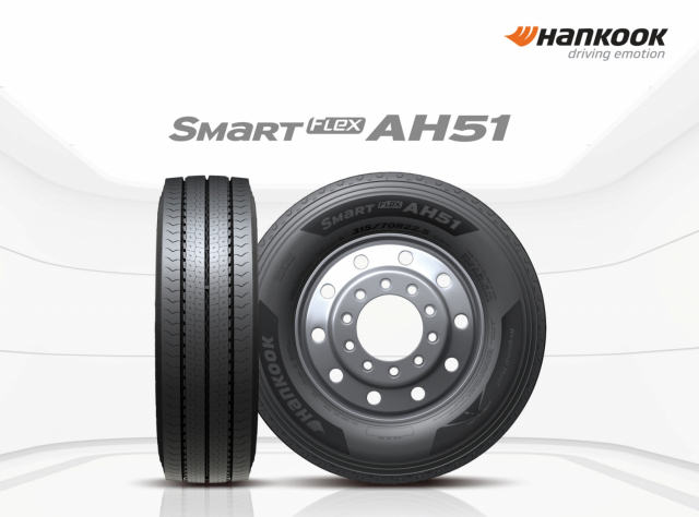 한국타이어앤테크놀로지가 카고트럭용 신상품 타이어 ‘스마트플렉스 AH51’을 국내 출시했다. 사진 제공=한국타이어앤테크놀로지