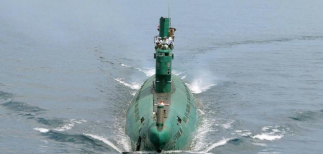 북한 신포급 잠수함 운항 모습