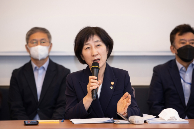 한화진 환경부 장관이 15일 세종시 한 음식점에서 열린 기자간담회 중 발언하고 있다. 연합뉴스