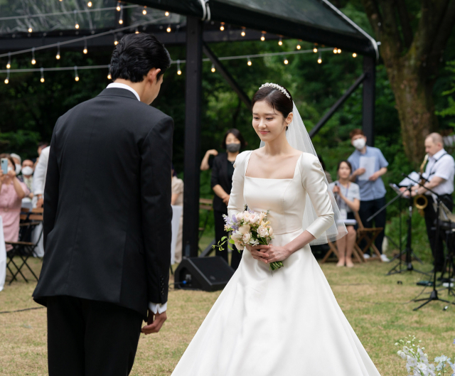 '좋은 아내·성실한 배우로 살 것'…축제였던 장나라 결혼식, 그날의 분위기