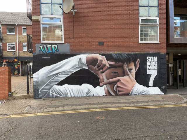 손흥민의 벽화가 영국 북런던의 스톤리 거리에 그려져 있다. 트위터 캡처