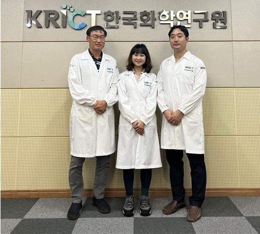 한국화학연구원 연구팀. 왼쪽부터 박영일 박사, 정지은 박사, 김진철 박사. 사진제공=한국화학연구원