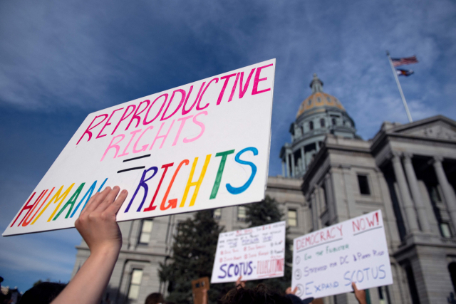 보수화된 美 대법원, 낙태권 폐지 이어 온실가스 규제까지 제동