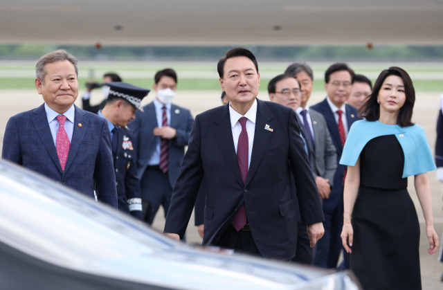 尹대통령 “북핵 대응 위해 한미일 군사 협력 재개가 바람직”