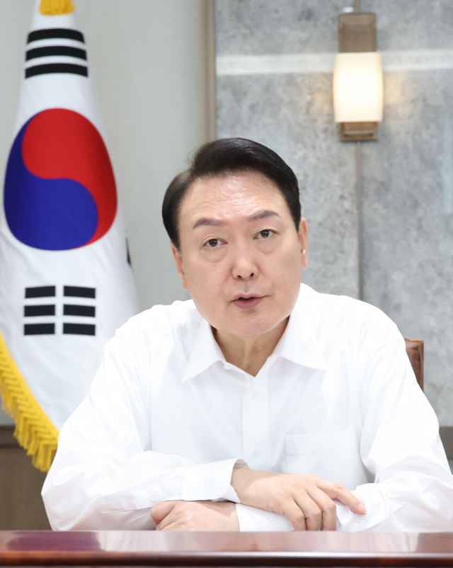 尹 '민생안정이 최우선'…韓총리 '물가 총력대응'