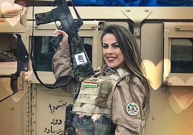 브라질 출신 모델이자 용병 저격수인 탈리타 두 발레가 러시아군이 쏜 미사일에 맞아 사망했다. 트위터 캡처