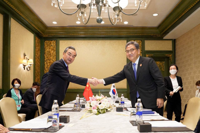 中 왕이 만난 박진 '韓, 자유·인권·법치 수호에 동참'