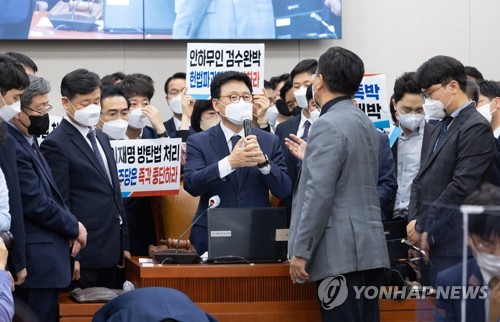 시행 두 달 앞둔 '검수완박'…헌재, 권한쟁의 심판 첫 공개 변론