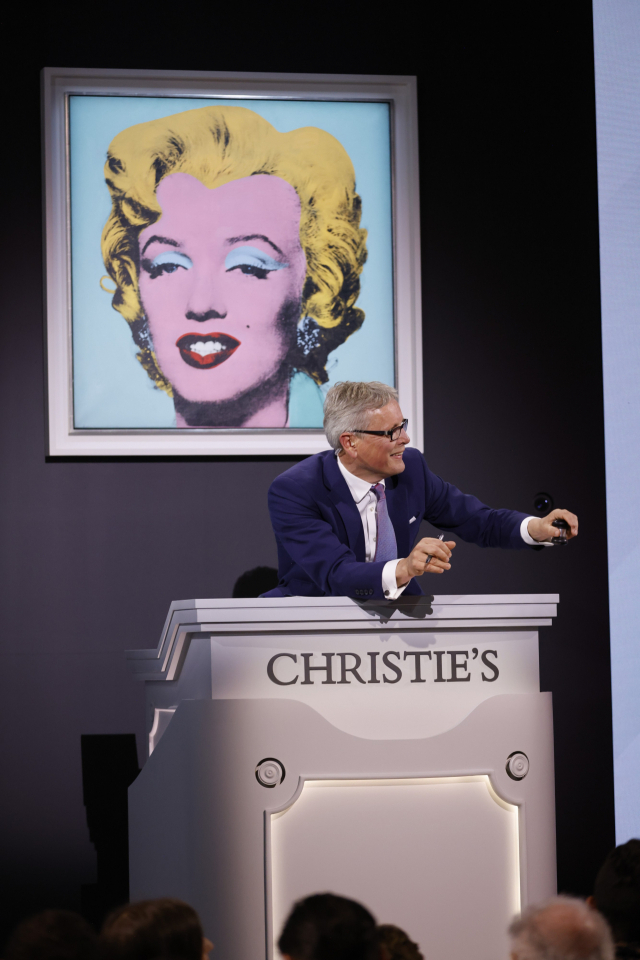 지난 5월 크리스티 뉴욕에서 거래된 앤디 워홀의 '샷 세이지 블루 마릴린'은 약 2500억원에 팔려 역대 미술경매 사상 두 번째, 20세기 미술품 중 최고가 기록을 새로 썼다. /사진제공=Christie's