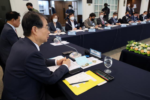 한덕수 국무총리가 13일 서울 중구 한국프레스센터에서 열린 한국신문방송편집인협회 월례포럼에 참석해 발언하고 있다./연합뉴스