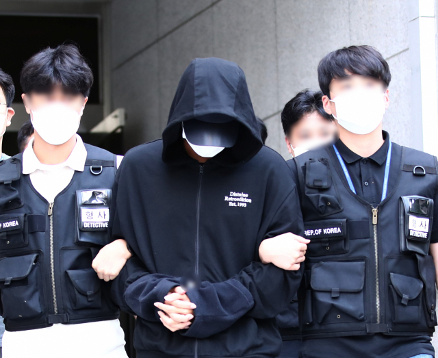 법원서 나오는 인하대 사망사고 가해 혐의 남학생/연합뉴스