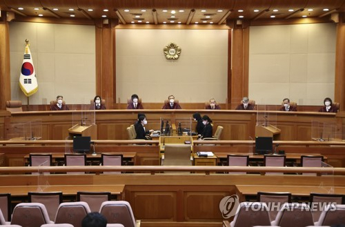 헌재-대법원 '한정위헌' 갈등 2라운드…GS칼텍스 사건 '재판취소' 결정