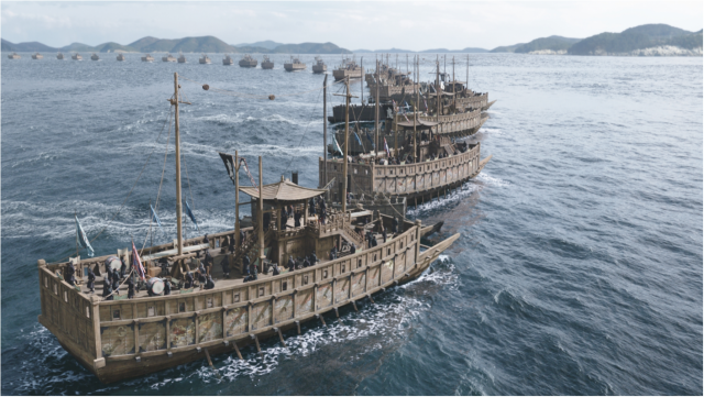 영화 ‘한산: 용의 출현’에서 조선 수군의 함대가 학익진을 구현하는 모습. 사진 제공=롯데엔터테인먼트