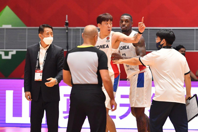 최준용은 21일 FIBA 아시아컵 8강전 한국과 뉴질랜드의 경기에서 심판에게 항의한 뒤 퇴장을 당했다. 사진 제공=대한농구협회