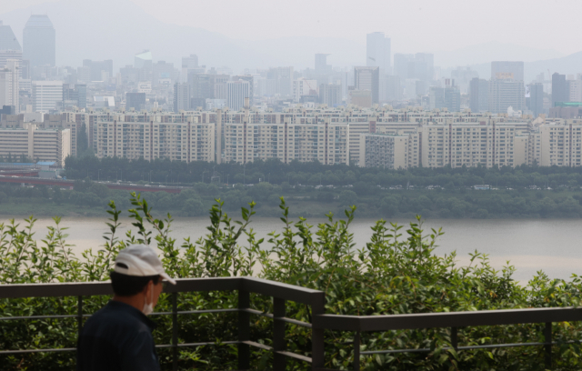 잠실엘스 반년새 2억 뚝…고금리에 강남도 꺾였다