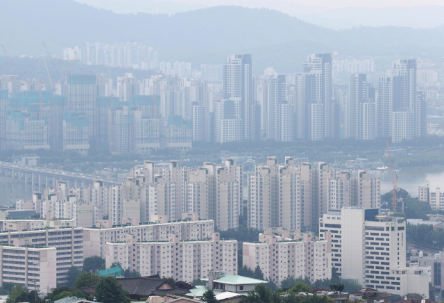 서울 남산에서 바라본 아파트 단지. 연합뉴스