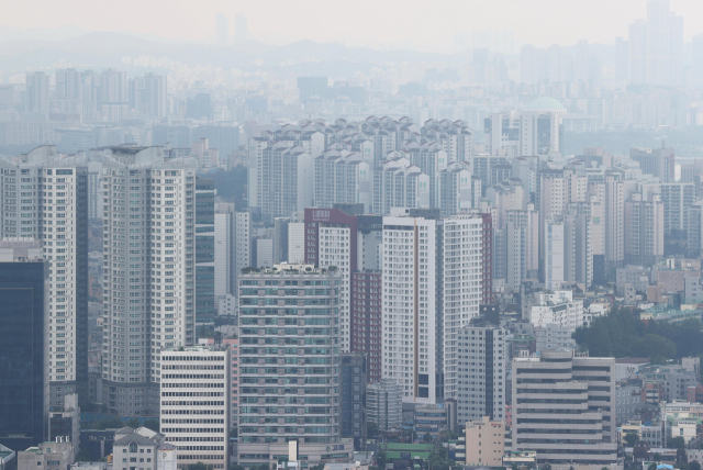 서울 남산에서 바라본 아파트 단지.연합뉴스